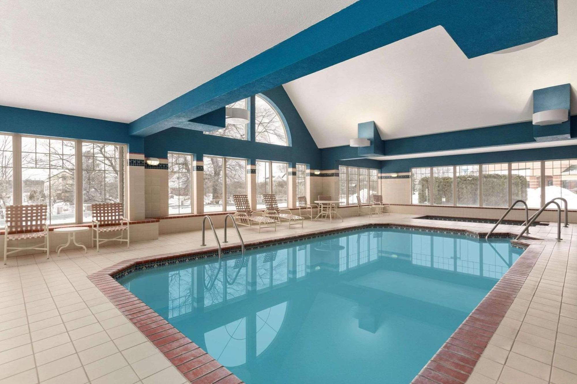 Country Inn & Suites By Radisson, Wausau, Wi Schofield Eksteriør billede
