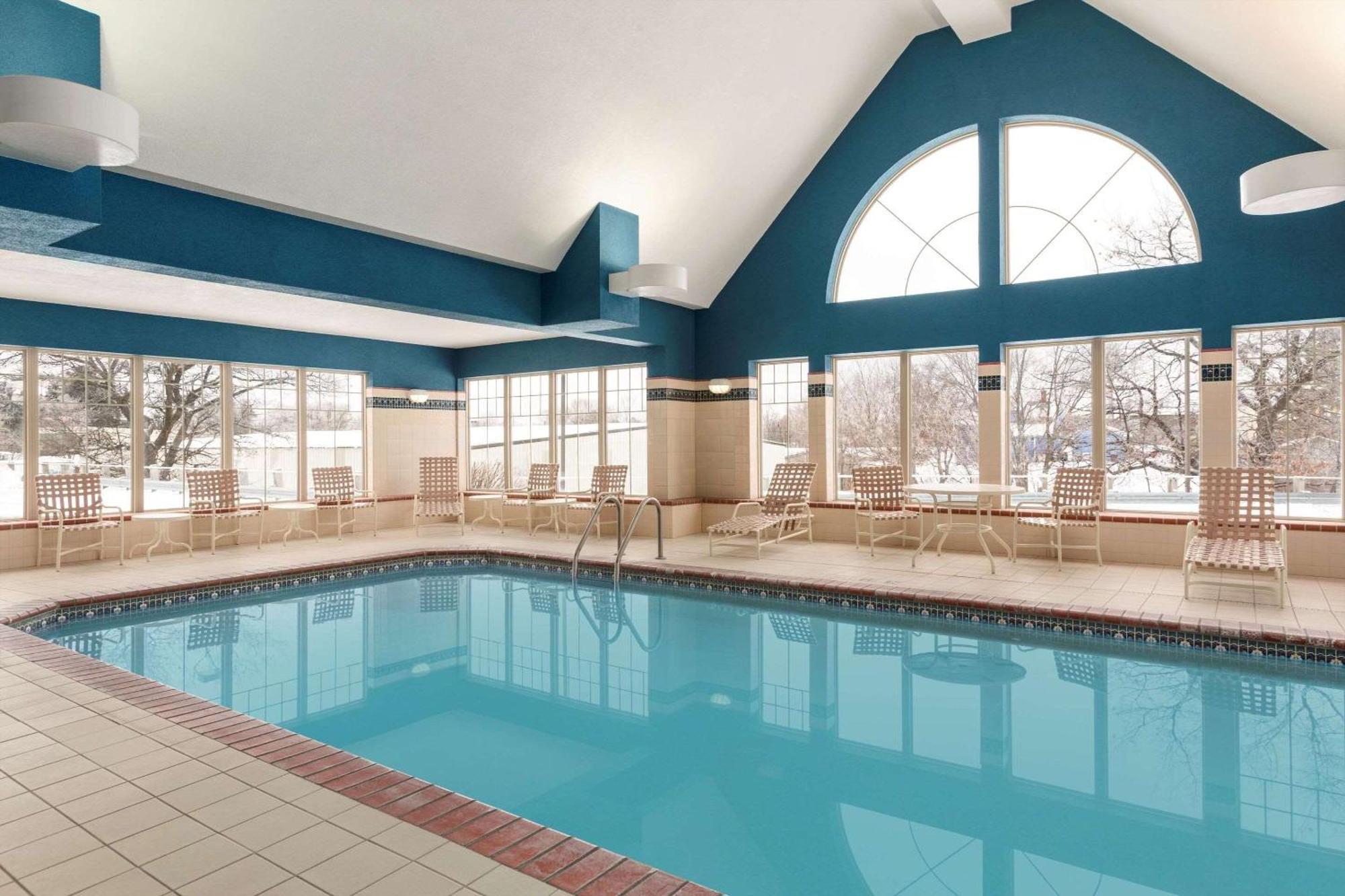 Country Inn & Suites By Radisson, Wausau, Wi Schofield Eksteriør billede